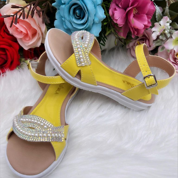 Sandália Infantil Com Pérolas e Strass Rasteira Amarelo